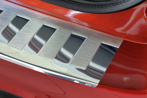 Avisa strieborná saténová/strieborná zrkadlová oceľ Ochrana nakladacej bordúrovaná, brúsená HONDA Civic Tourer 2014-2015, FL2015-