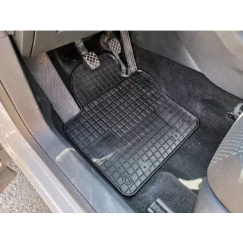   Spevnená pätová zóna Gumové autokoberce VOLKSWAGEN Tiguan 2007- (400)