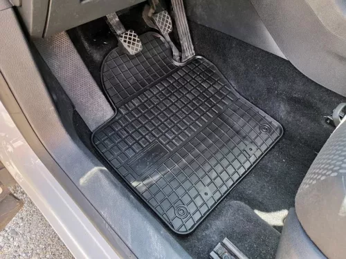 Spevnená pätová zóna Gumové autokoberce VOLKSWAGEN Tiguan 2007- (400)