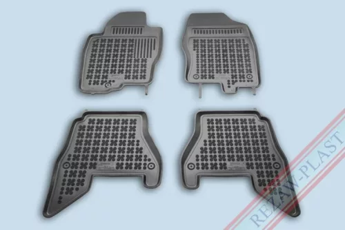 Rezaw čierne gumové koberce Nissan PATHFINDER III SUV 2008-2012 (201804)