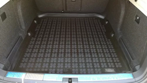 Rezaw čierna gumová vaňa do kufra Skoda SUPERB III 2015 - 2023 fix podlahou