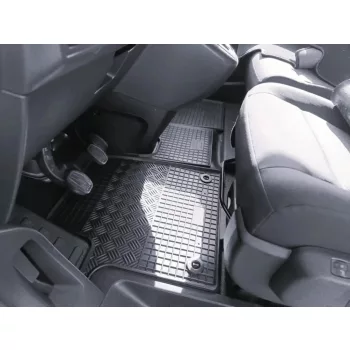   Rigum presne padnúci Gumové autokoberce C. Jumpy III. 2016- Csak az predný ülésekhez, 1+2 üléseshez vhodný, P. Expert III. 2016-, T. ProAce 2016-, O. Vivaro 2019-2 alebo 3 üléses, csak az predný ülésekhez