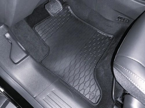 Rigum presne padnúci Gumové autokoberce PEUGEOT 208 2024- MHEV, Alfa Romeo Junior 2024- MHEV, FIAT 600 2024- MHEV, CITROEN C4 2024- MHEV, Jeep Avenger 2022- MHEV, PEUGEOT 2008 2024- MHEV, OPEL Mokka - Mokka (X) 2021- MHEV